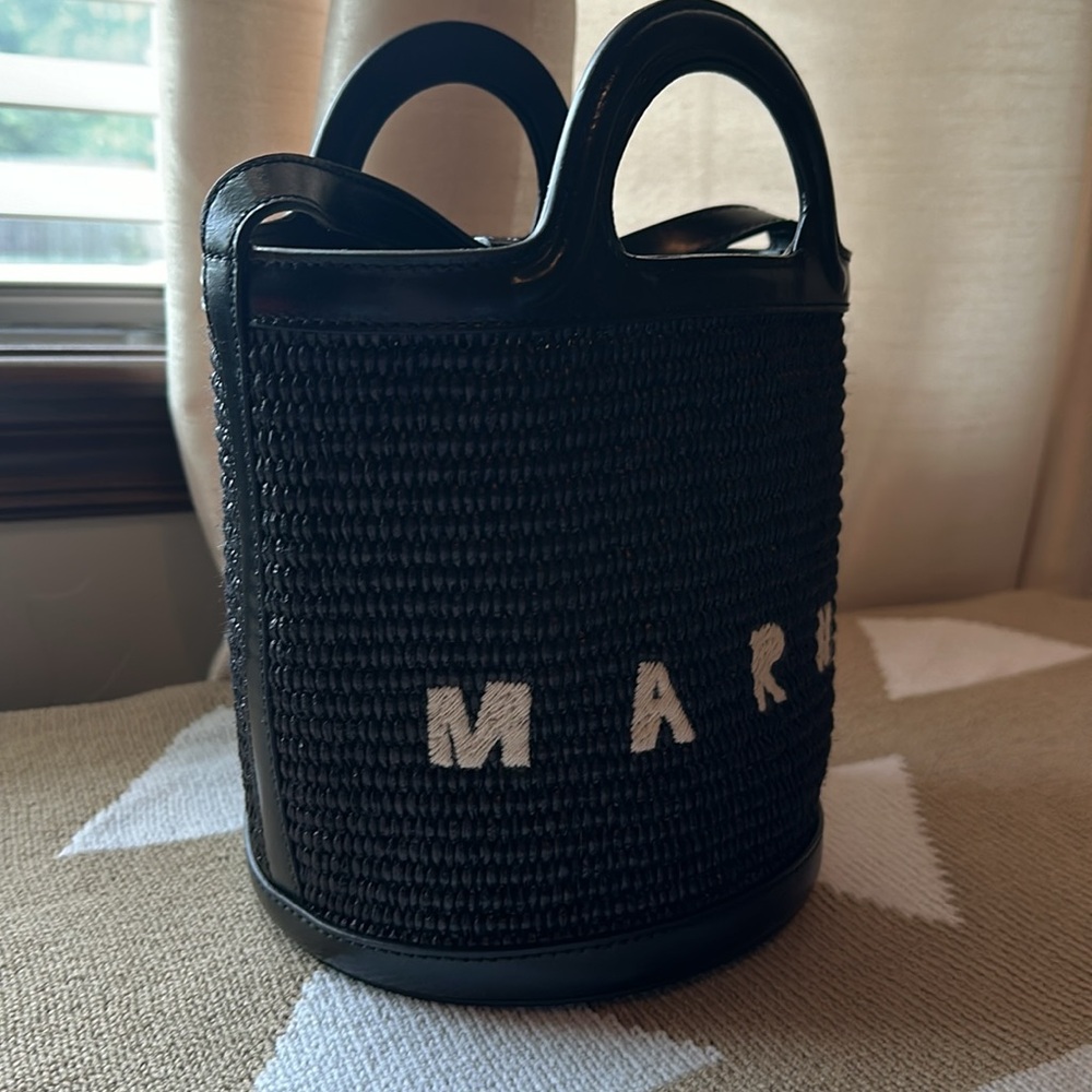 Marni Tropicalia Small Bucket Bag in black leather and raffia-effect fabric - Picture 3 of 11